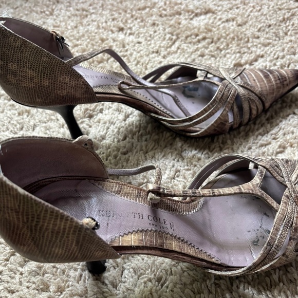 Mildly Used Size 10 Kenneth Cole Pointed 3 inch heels - Picture 1 of 5
